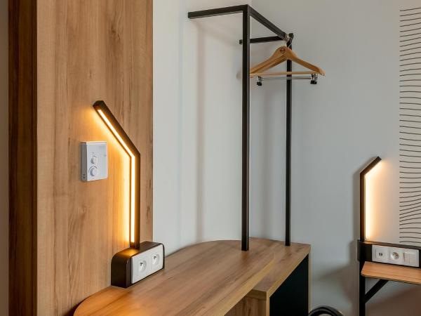 B&B HOTEL Dijon Valmy Toison d'or : photo 6 de la chambre chambre double