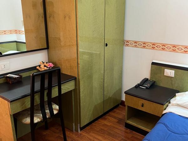 Hotel Como : photo 5 de la chambre chambre simple