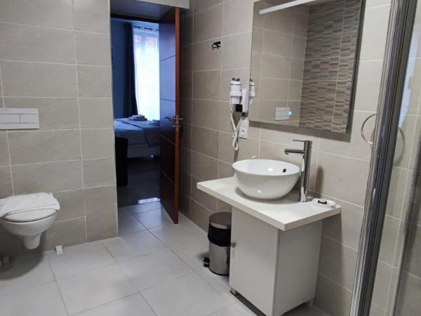 SQUARE HOTEL : photo 7 de la chambre chambre double supérieure