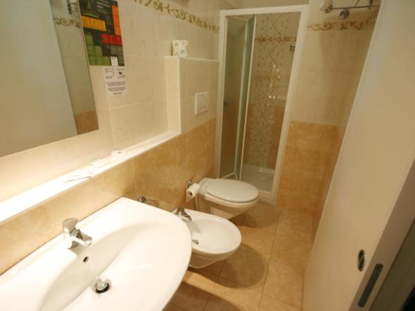 Hotel Amalfi : photo 4 de la chambre petite chambre double