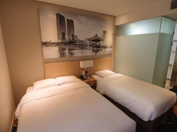 Travelodge Myeongdong Euljiro : photo 3 de la chambre chambre triple amis et famille