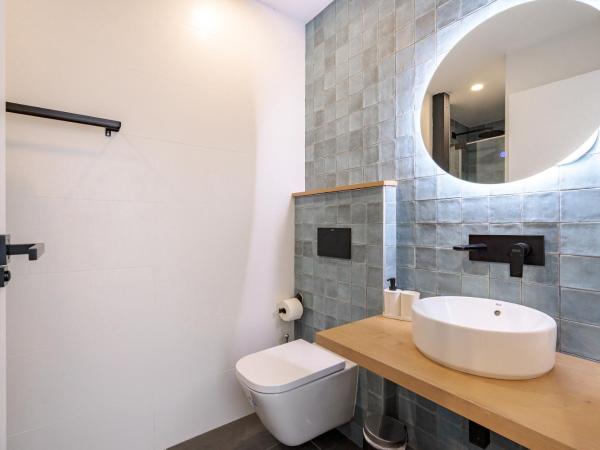 Vallecas Suites by Olala Homes : photo 6 de la chambre chambre double