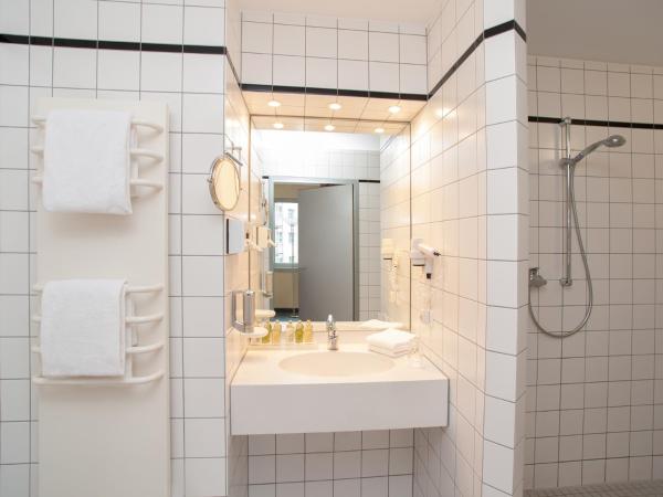 Victor's Residenz-Hotel Berlin Tegel : photo 6 de la chambre chambre deluxe