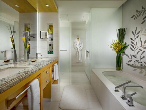 Jing An Shangri-La, Shanghai : photo 6 de la chambre hébergement lit king-size grand premier - club horizon