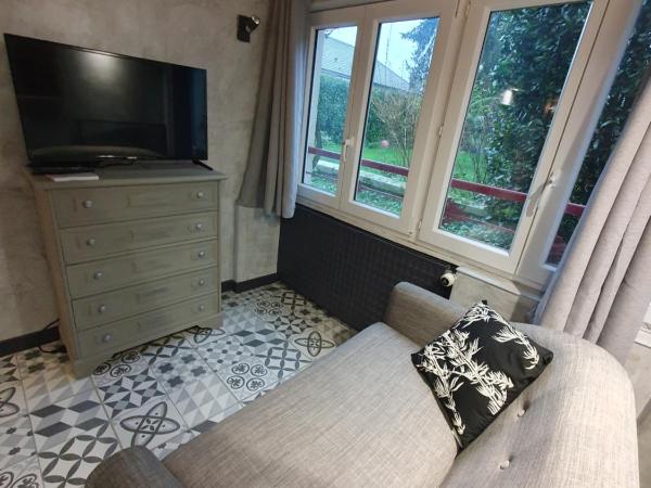 la Villa Mancelle : photo 4 de la chambre chambre double - vue sur jardin