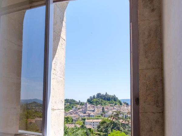 B&B en Provence- Villa Saint Marc : photo 8 de la chambre chambre familiale avec salle de bains