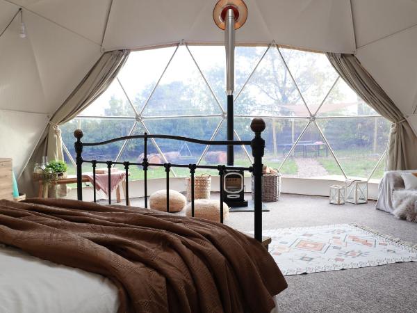 Luxury Dome with Private Wood-Fired Hot Tub : photo 10 de la chambre tente
