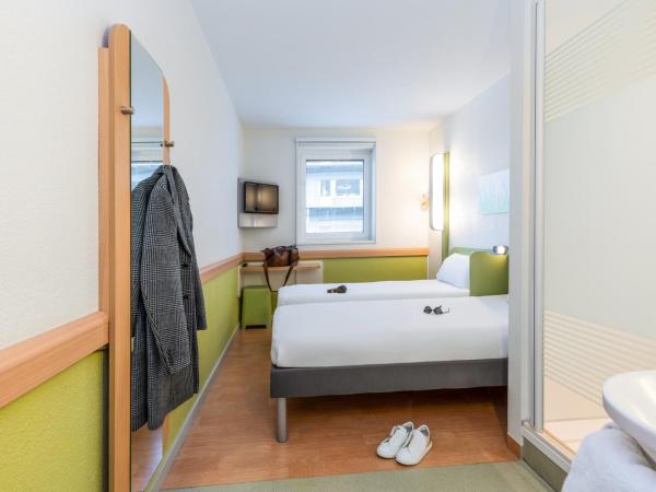 ibis budget Zurich City West : photo 6 de la chambre chambre lits jumeaux