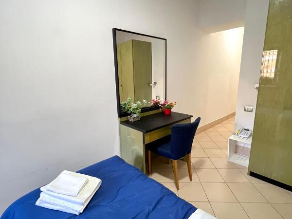 Hotel Como : photo 4 de la chambre chambre lits jumeaux