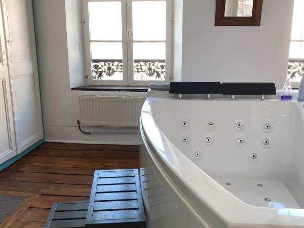 Au coin du spa : photo 8 de la chambre suite familiale premium