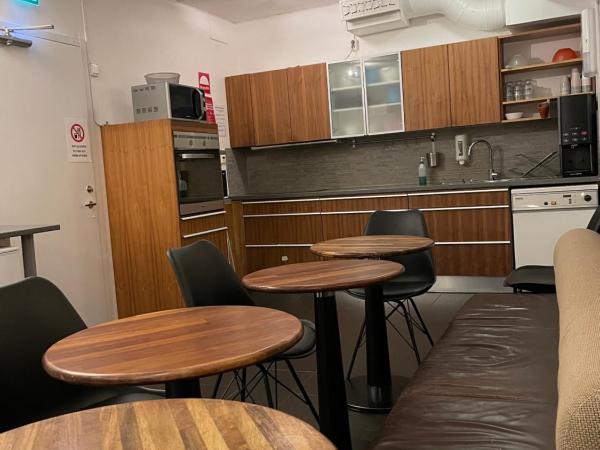 Uppsala City Hostel : photo 6 de la chambre chambre quadruple avec salle de bains commune