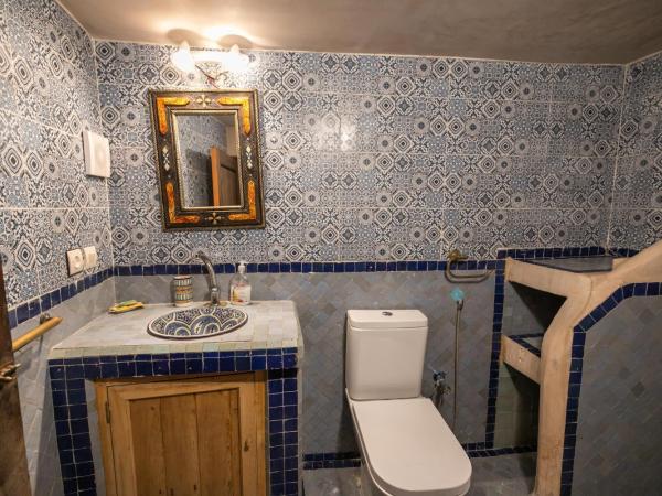 Riad Dar Hidaya Fes : photo 10 de la chambre chambre triple avec salle de bains