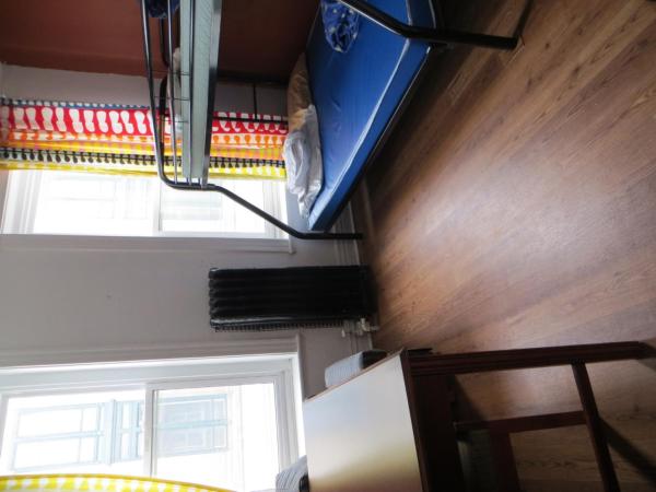 Auberge Jeunesse La Belle Planete Backpackers Hostel : photo 4 de la chambre chambre double standard