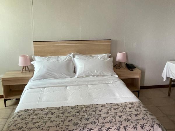 Kirin Guesthouse and Restaurant : photo 1 de la chambre chambre lit queen-size 