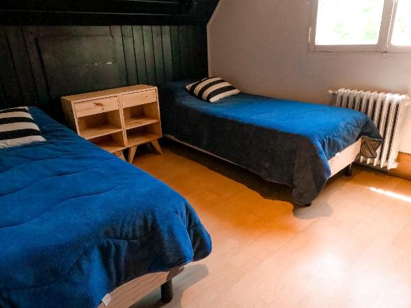 Hostel Like Quijote : photo 8 de la chambre chambre lits jumeaux standard avec salle de bains commune