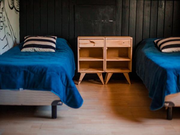 Hostel Like Quijote : photo 2 de la chambre chambre lits jumeaux standard avec salle de bains commune