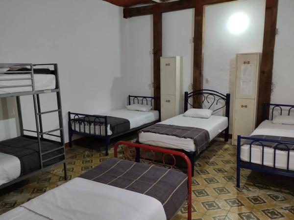 Hostal San Pueblo : photo 1 de la chambre lit dans dortoir mixte de 6 lits