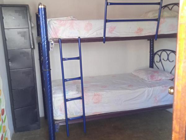 Hostal San Pueblo : photo 4 de la chambre chambre lits jumeaux standard avec salle de bains commune