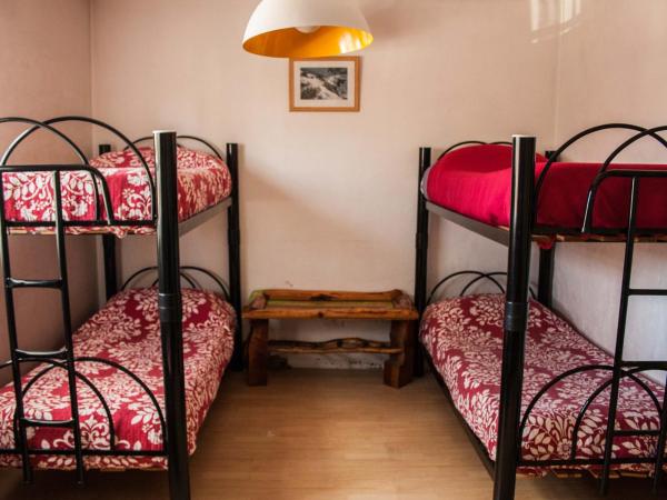 Hostel Like Quijote : photo 2 de la chambre chambre familiale avec salle de bains