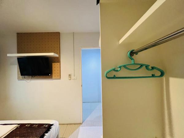 INN Kham Apartment : photo 4 de la chambre appartement avec balcon