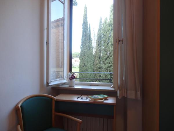 Hotel Sacro Cuore : photo 5 de la chambre chambre lits jumeaux - vue sur jardin