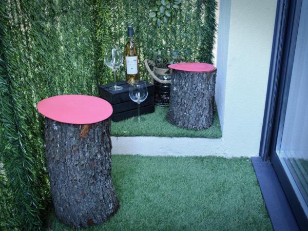 Lasuite55 : photo 4 de la chambre suite lit king-size avec baignoire spa