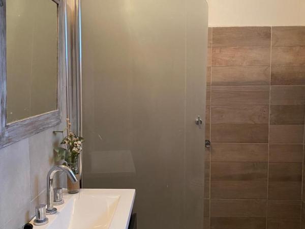 Alojamiento la salteñita : photo 6 de la chambre chambre lit queen-size avec balcon