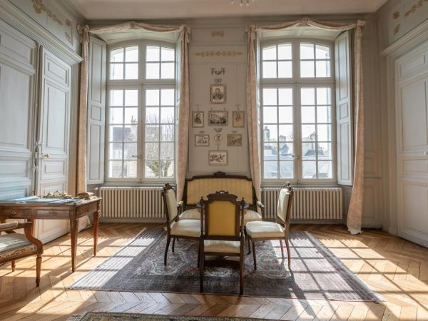 L'Hotel de Panette, Un exceptionnel château en ville - Cathédrale : photo 6 de la chambre suite prince charles de bourbon