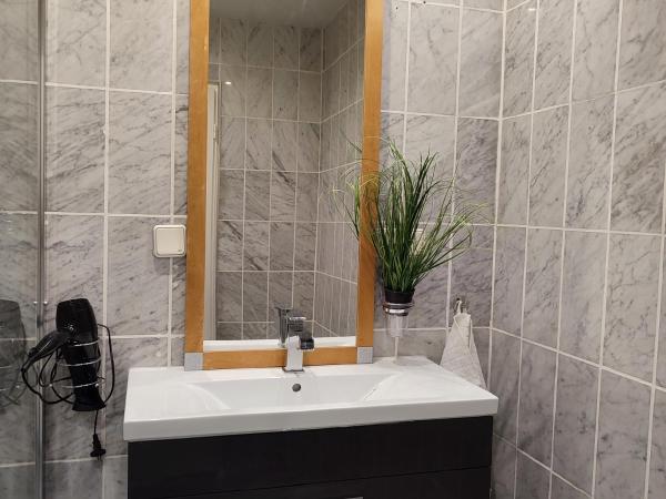 LINE : photo 3 de la chambre studio avec balcon 