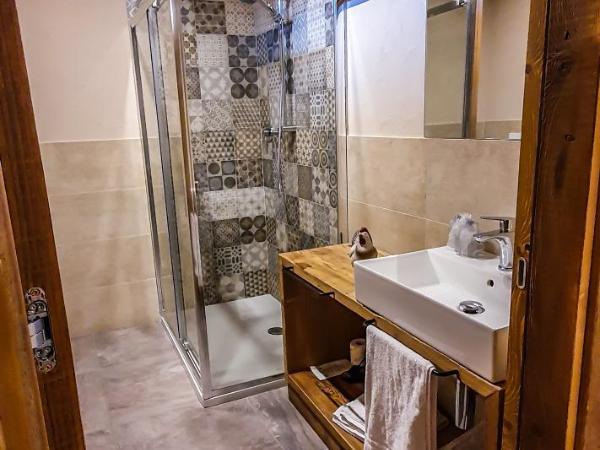 Arlette Chambres d'Hôtes : photo 2 de la chambre chambre lit king-size - accessible aux personnes à mobilité réduite