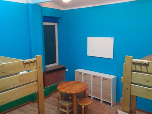 Jopi Hostel Katowice Centrum : photo 6 de la chambre lit simple dans dortoir de 4 lits