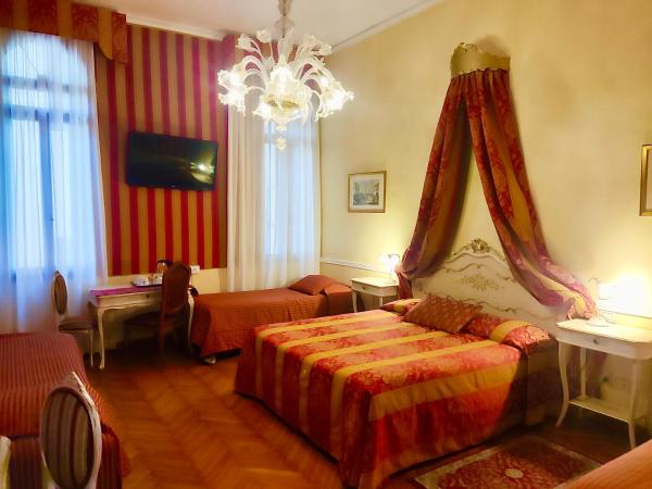 Hotel Mezzo Pozzo : photo 2 de la chambre suite junior