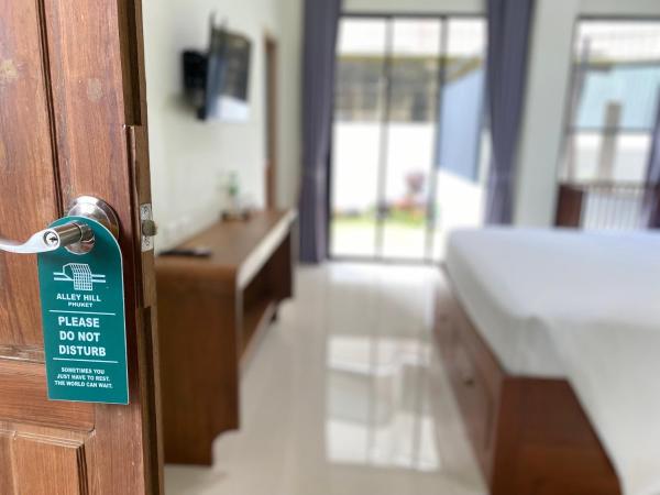 Alleyhill Phuket - Private & Cozy Boutique : photo 2 de la chambre chambre double - vue sur jardin
