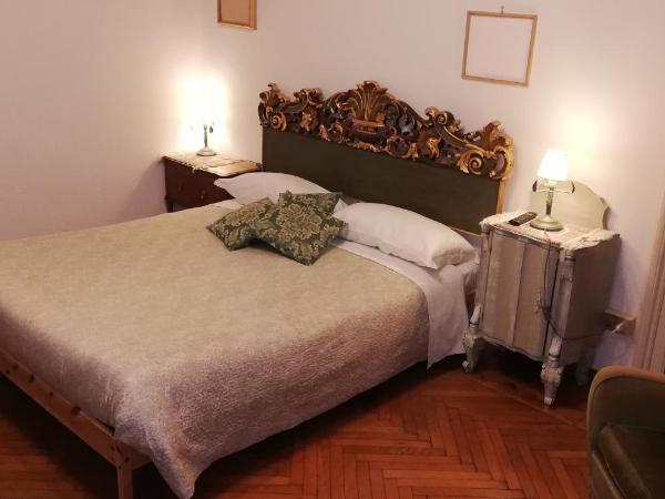 Residenza Rubbiani - Fermata Fiera e Rizzoli : photo 5 de la chambre chambre double standard avec salle de bains commune