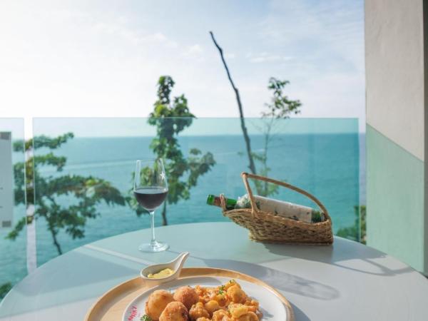 Cliff Lanta Suite-Koh Lanta Krabi : photo 8 de la chambre chambre double deluxe avec balcon - vue sur mer