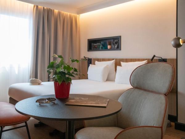 Novotel Nice Arenas Aeroport : photo 9 de la chambre chambre affaires ? vue sur ville