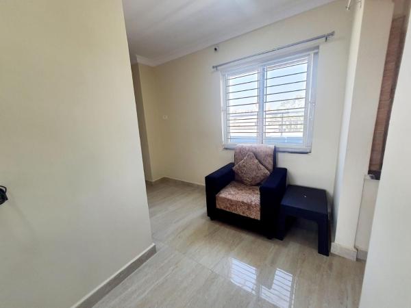 MK SUITES : photo 6 de la chambre suite lit king-size avec balcon