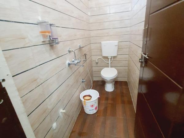 MK SUITES : photo 5 de la chambre suite lit king-size avec balcon