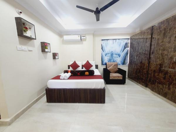 MK SUITES : photo 4 de la chambre suite lit king-size avec balcon