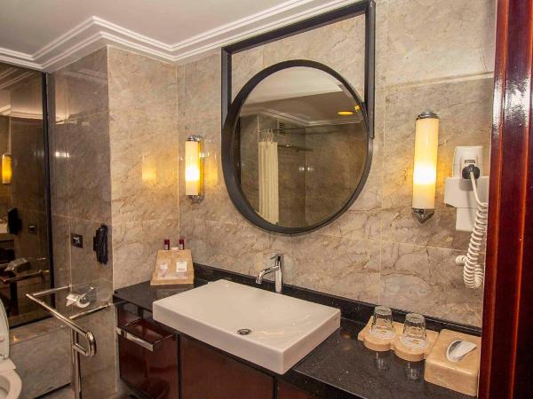 Redtop Hotel & Convention Center : photo 1 de la chambre chambre double ou lits jumeaux supérieure