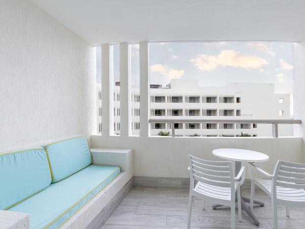 Izla Beach Front Hotel : photo 3 de la chambre hébergement double deluxe - vue sur océan