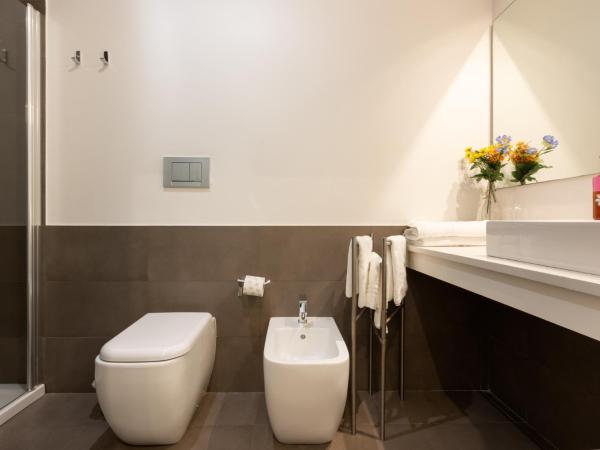 Bed & Breakfast Il Carignano : photo 3 de la chambre chambre double avec salle de bains privative