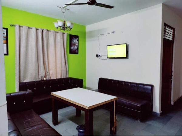 Hotel TSR By WB Inn : photo 6 de la chambre chambre double deluxe