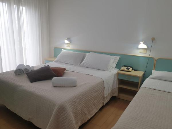 Hotel Bianca Vela : photo 7 de la chambre chambre triple