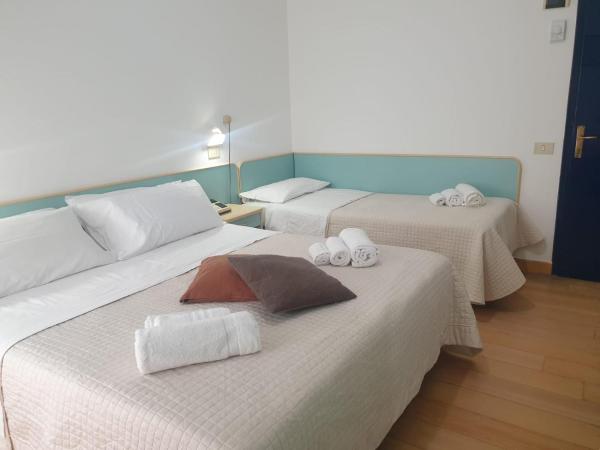 Hotel Bianca Vela : photo 9 de la chambre chambre triple