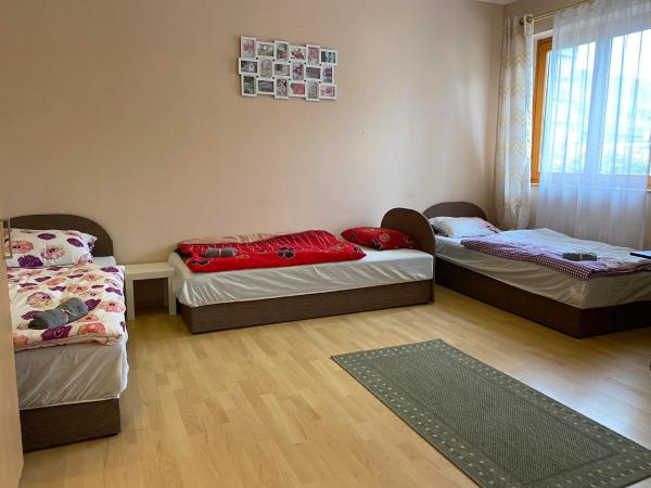 Hermina apartmanház : photo 6 de la chambre chambre quadruple avec salle de bains commune