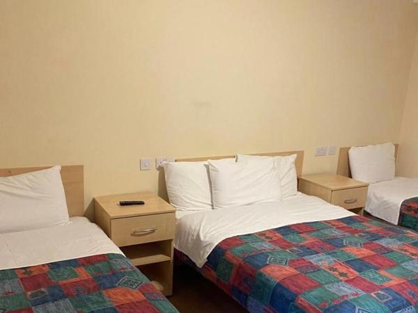 Seven Dials Hotel : photo 1 de la chambre chambre quadruple avec salle de bains privative