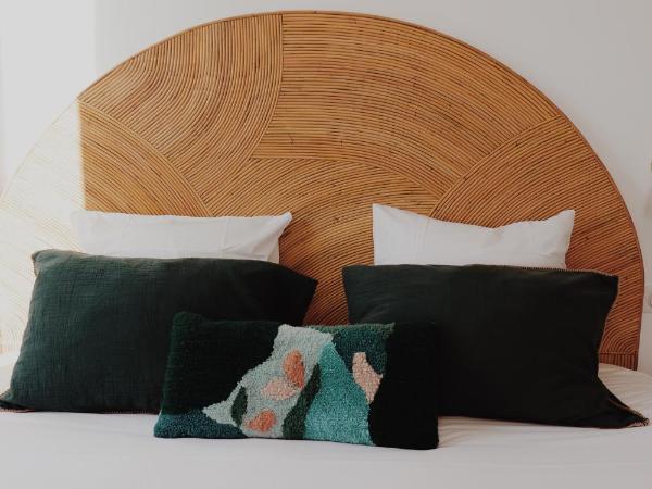 Rose Thé : photo 3 de la chambre chambre double avec jacuzzi et terrasse privée