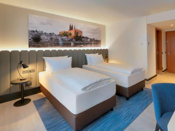 Radisson Blu Park Hotel & Conference Centre : photo 5 de la chambre premium room (haupthaus)