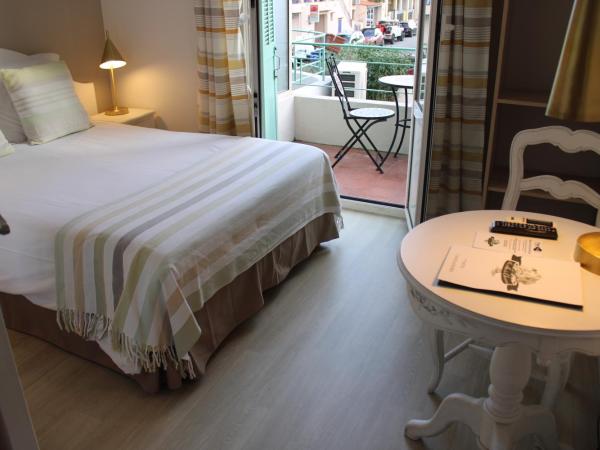 Hôtel La Villa des Oliviers : photo 3 de la chambre chambre double avec vue sur la mer